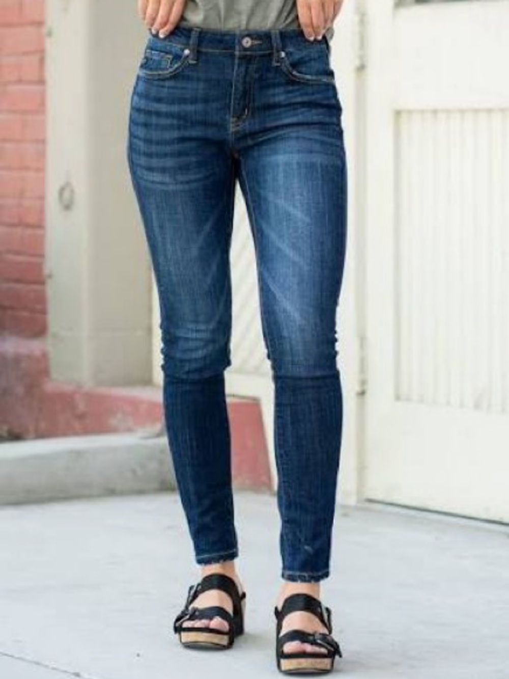 KanCan Jeans Mid Rise Dark Wash Skinny Jeans 3/25